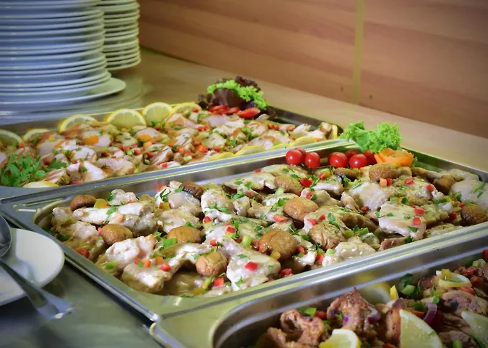 Хотел Snezhanka 3*